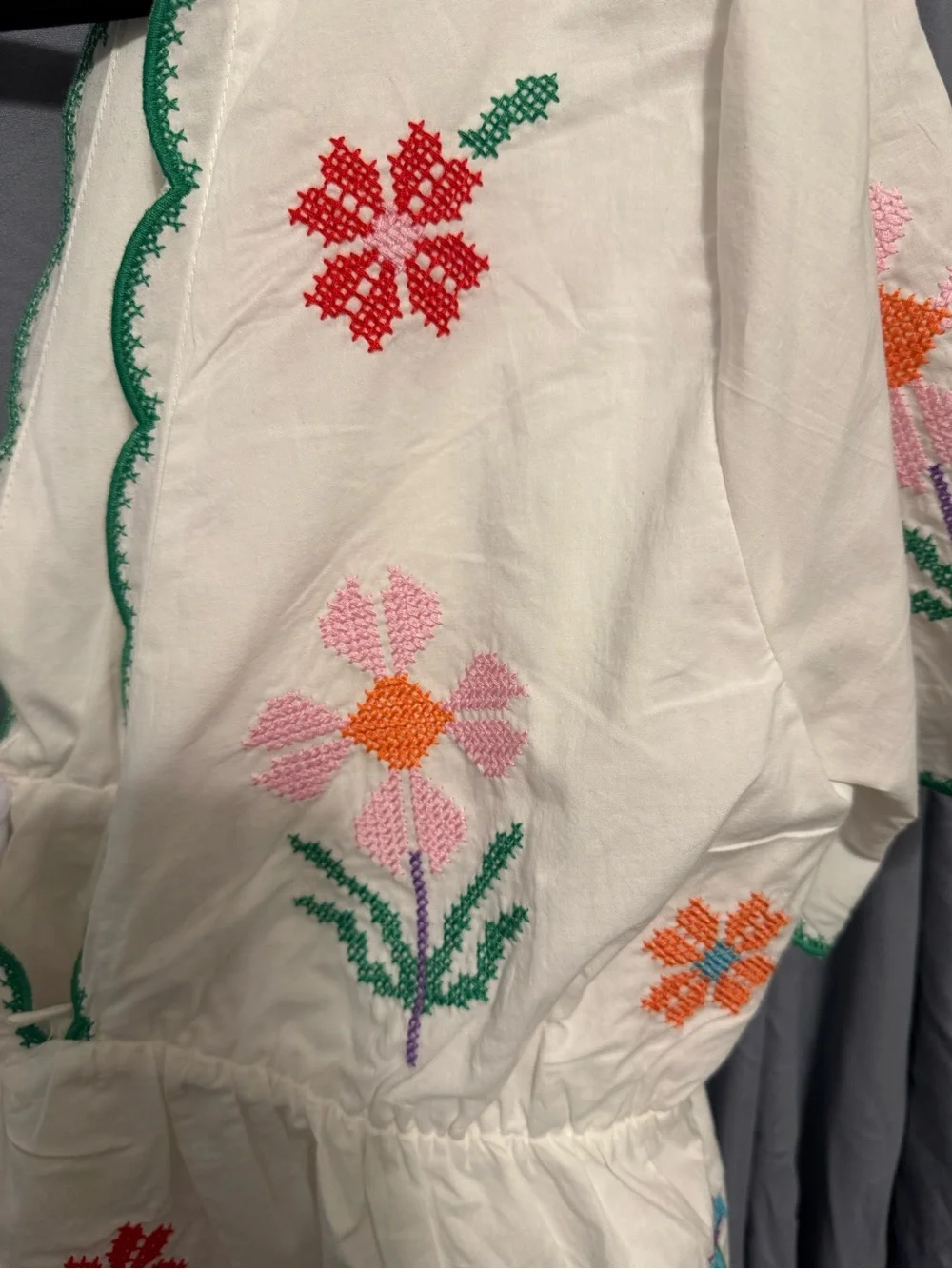 FARM Rio Cream Embroidered V-Neck Top with Green Trim - Picture 4 of 5